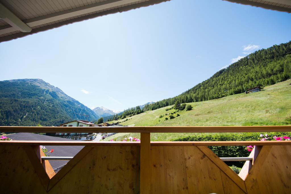 Pension Charly Sölden Buitenkant foto