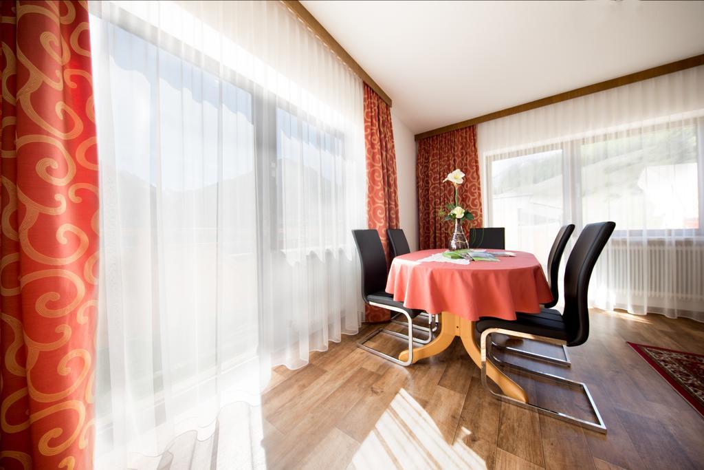Pension Charly Sölden Buitenkant foto